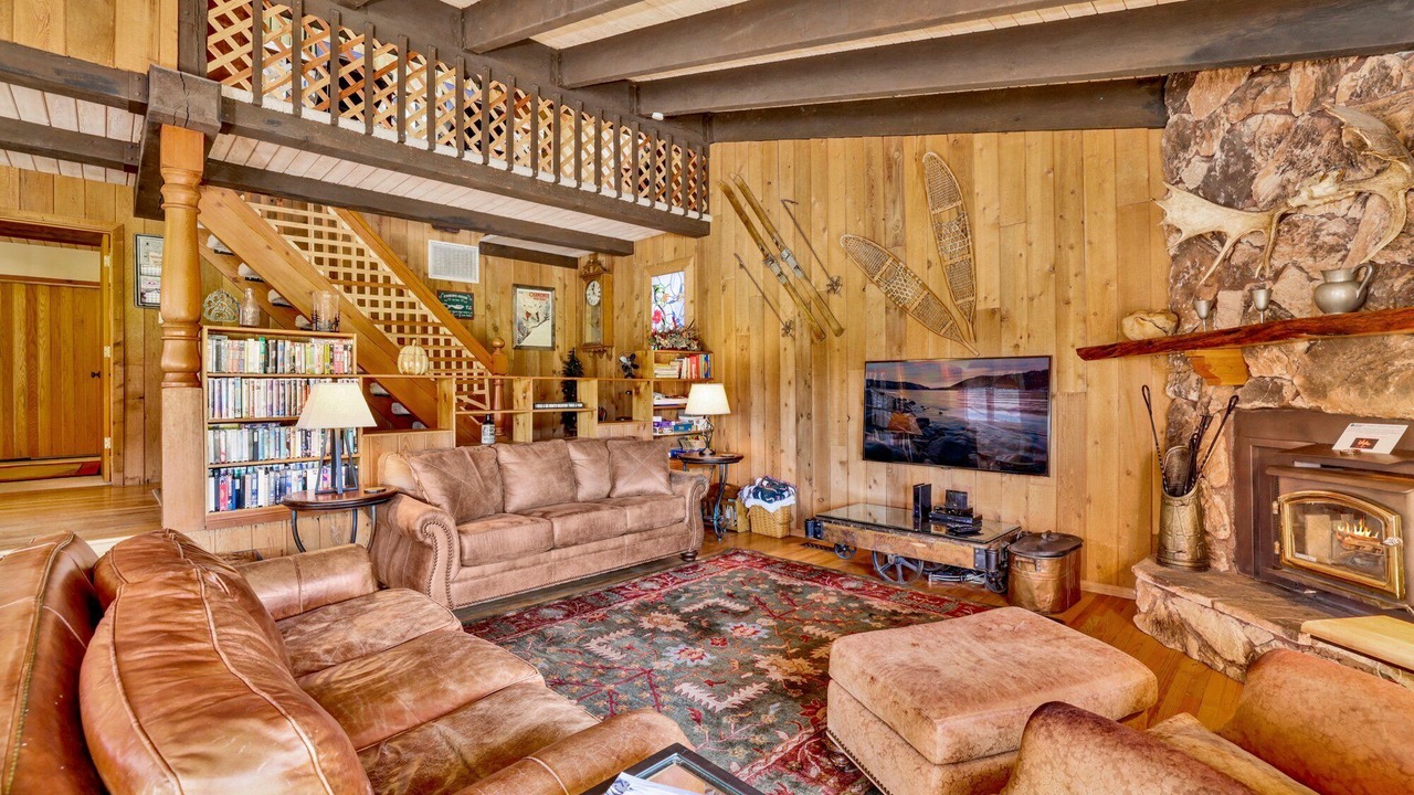 Photo of Livingroom in Moonridge