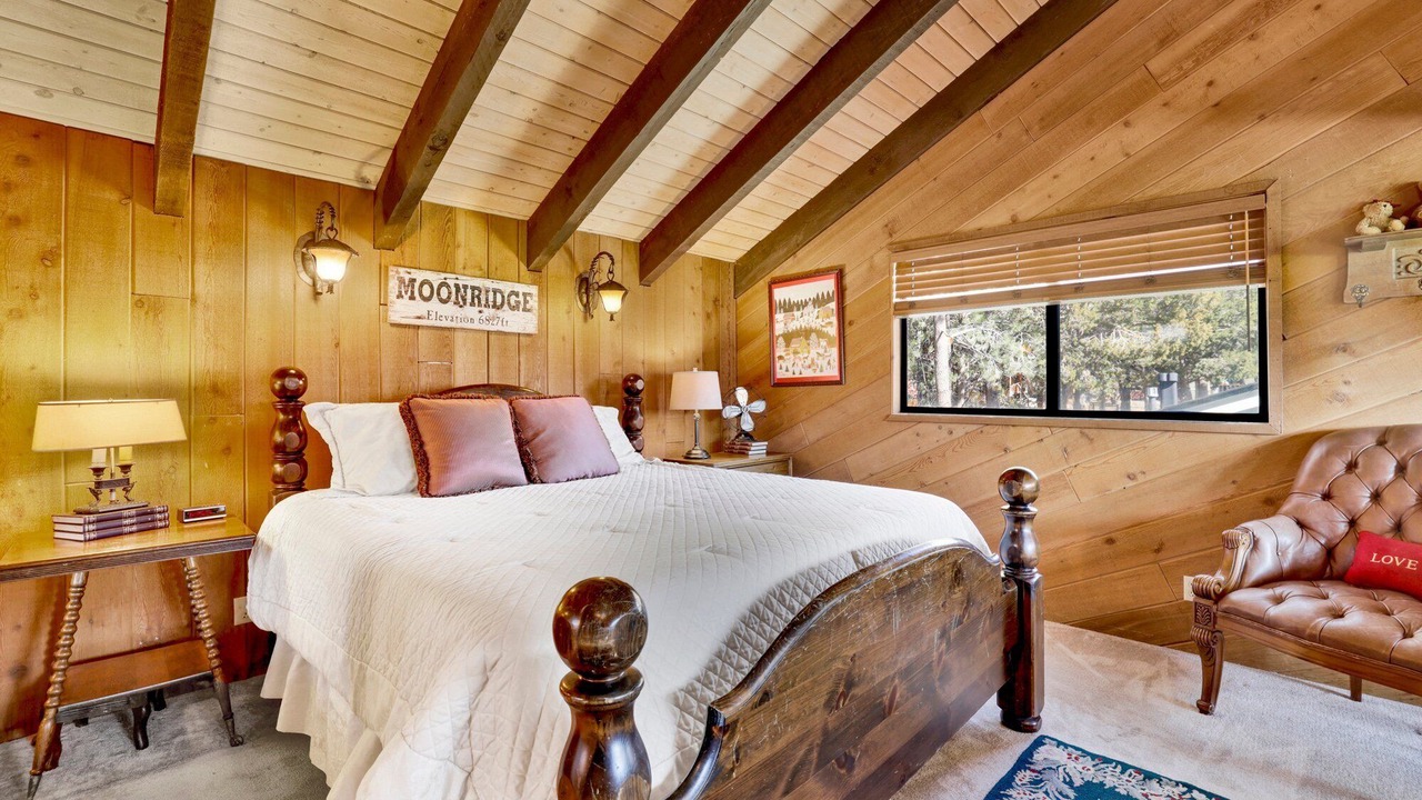 Photo of Bedroom in Moonridge