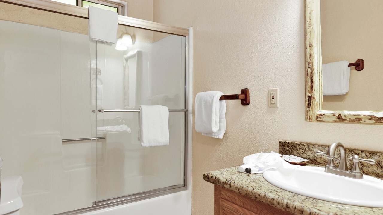 Photo of Bathroom in Upper Moonridge