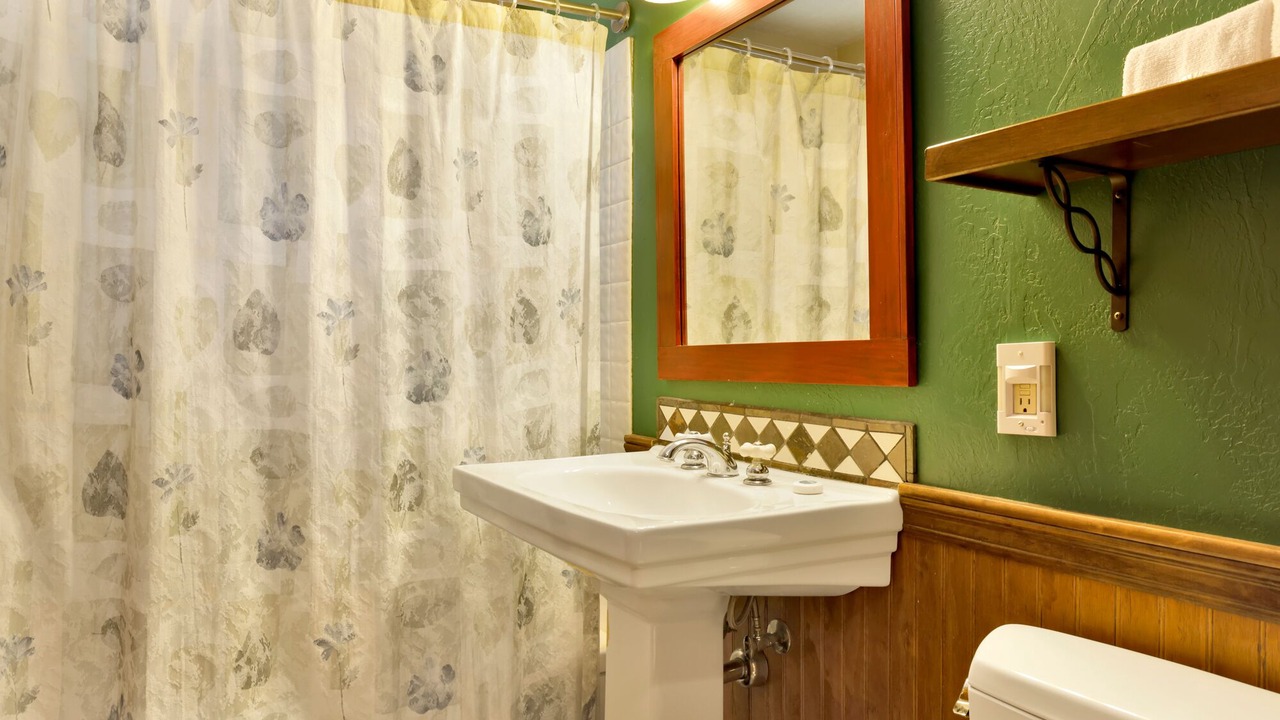 Photo of Bathroom in Big Bear Lake