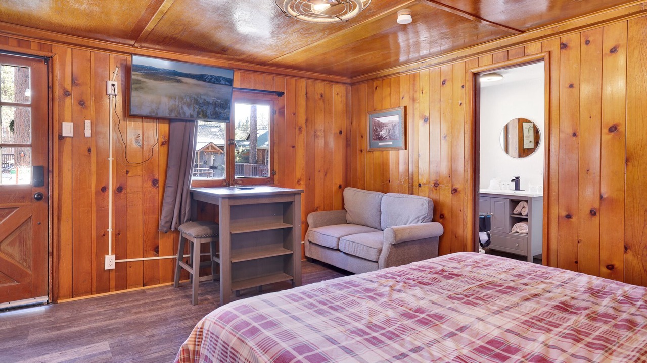Photo of Bedroom in Big Bear Lake