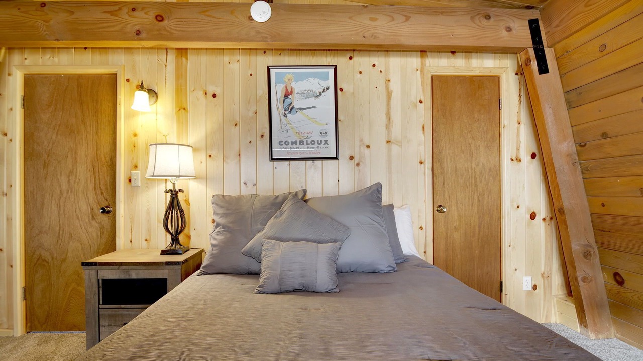Photo of Bedroom in Summit Estates