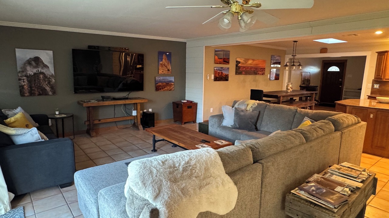 Photo of Livingroom in Peaceful Valley