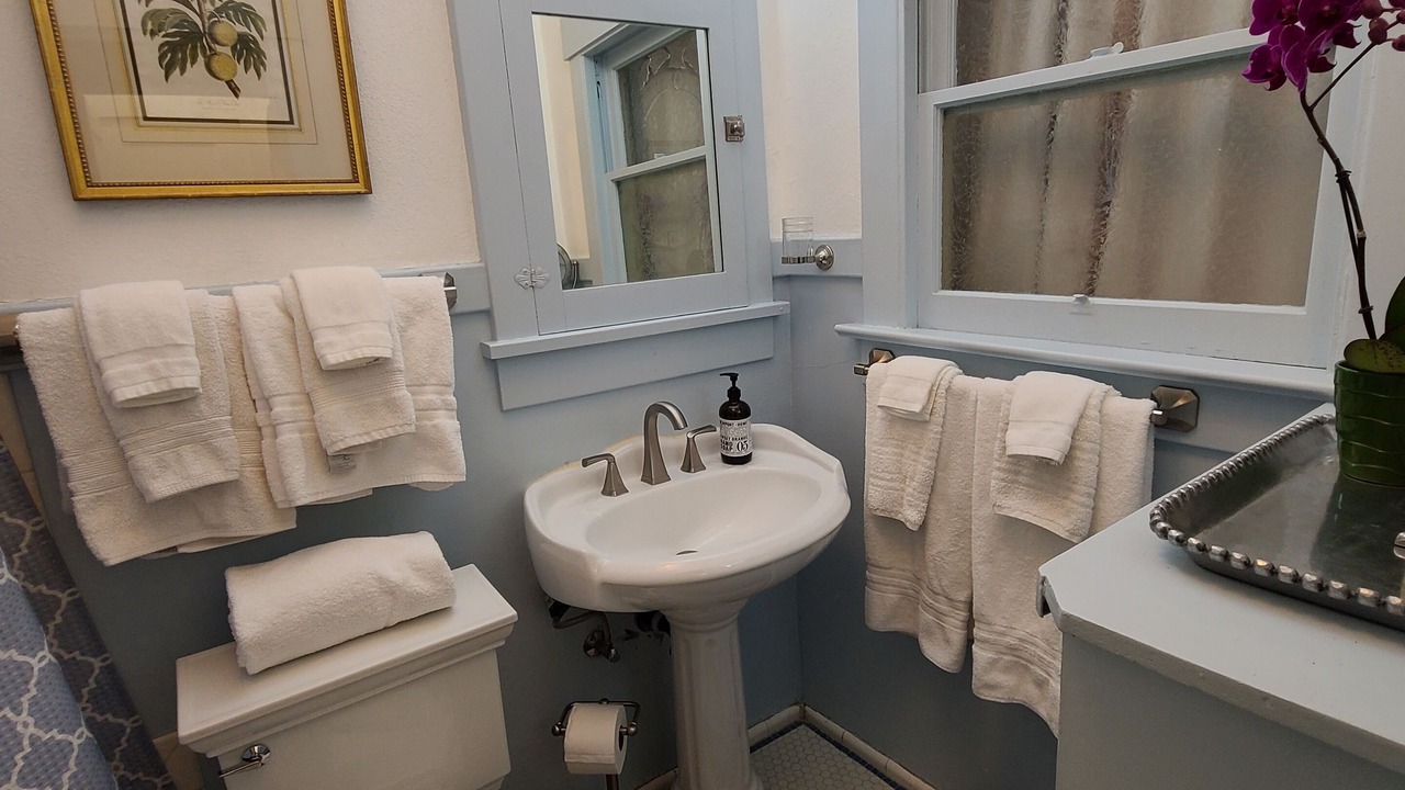 Photo of Bathroom in Sam Hughes
