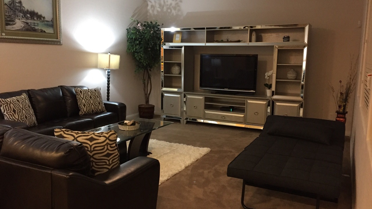 Photo of Livingroom in Enterprise