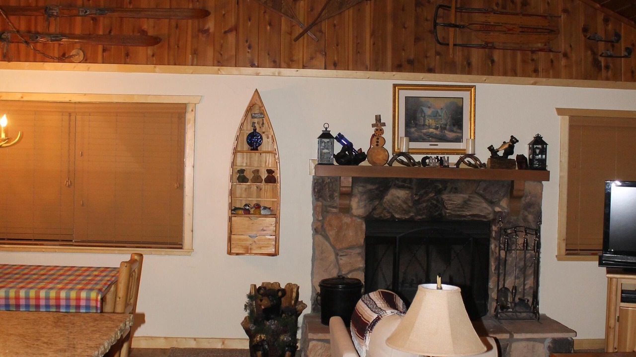 Photo of Livingroom in Summit Estates