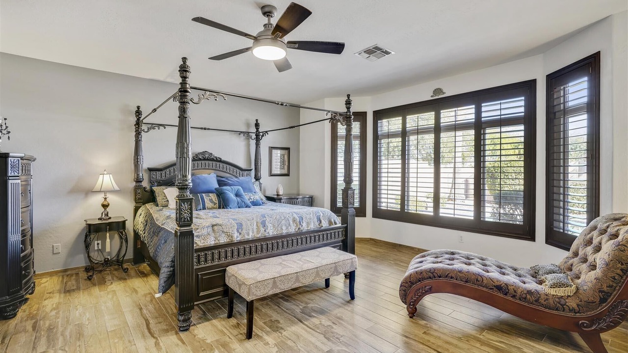 Photo of Bedroom in Palm Valley