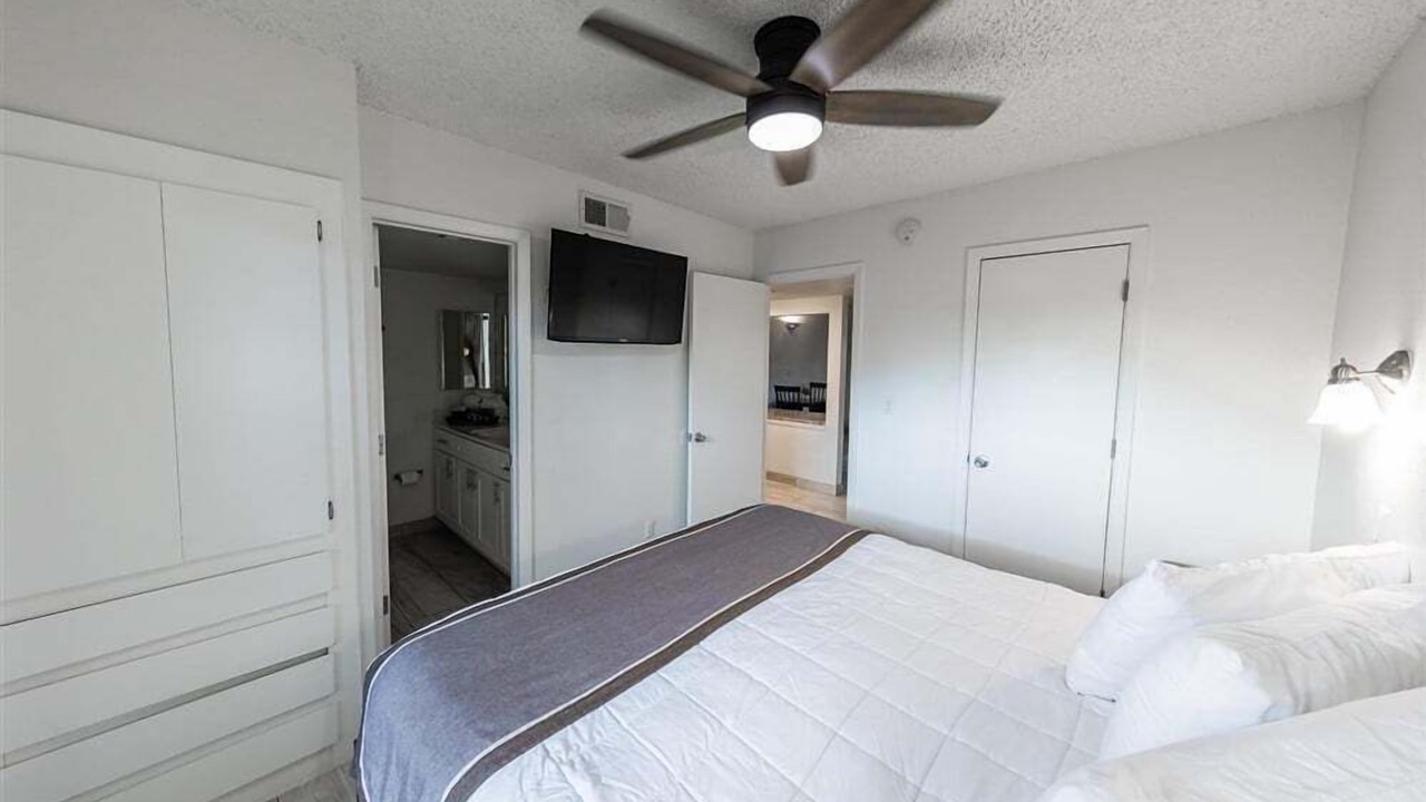 Photo of Bedroom in New Papago Parkway