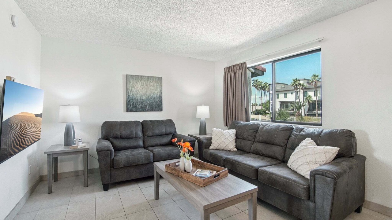 Photo of Livingroom in New Papago Parkway