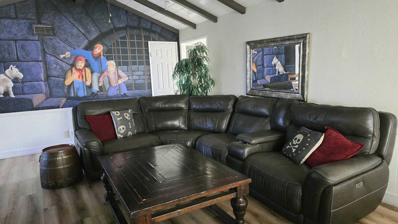 Photo of Livingroom in Hermosa Village