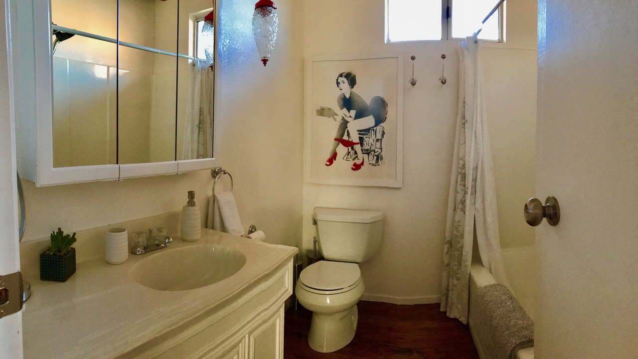 Photo of Bathroom in Monument Manor