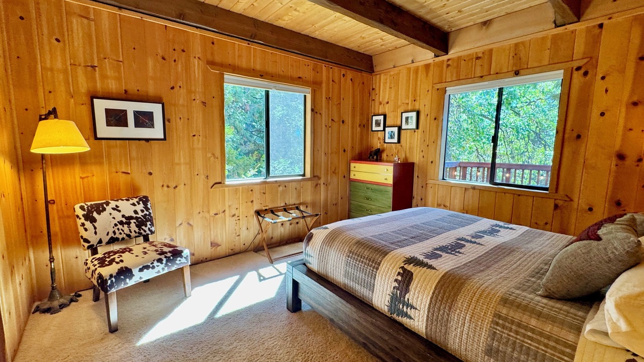 Photo of Bedroom in Idyllwild