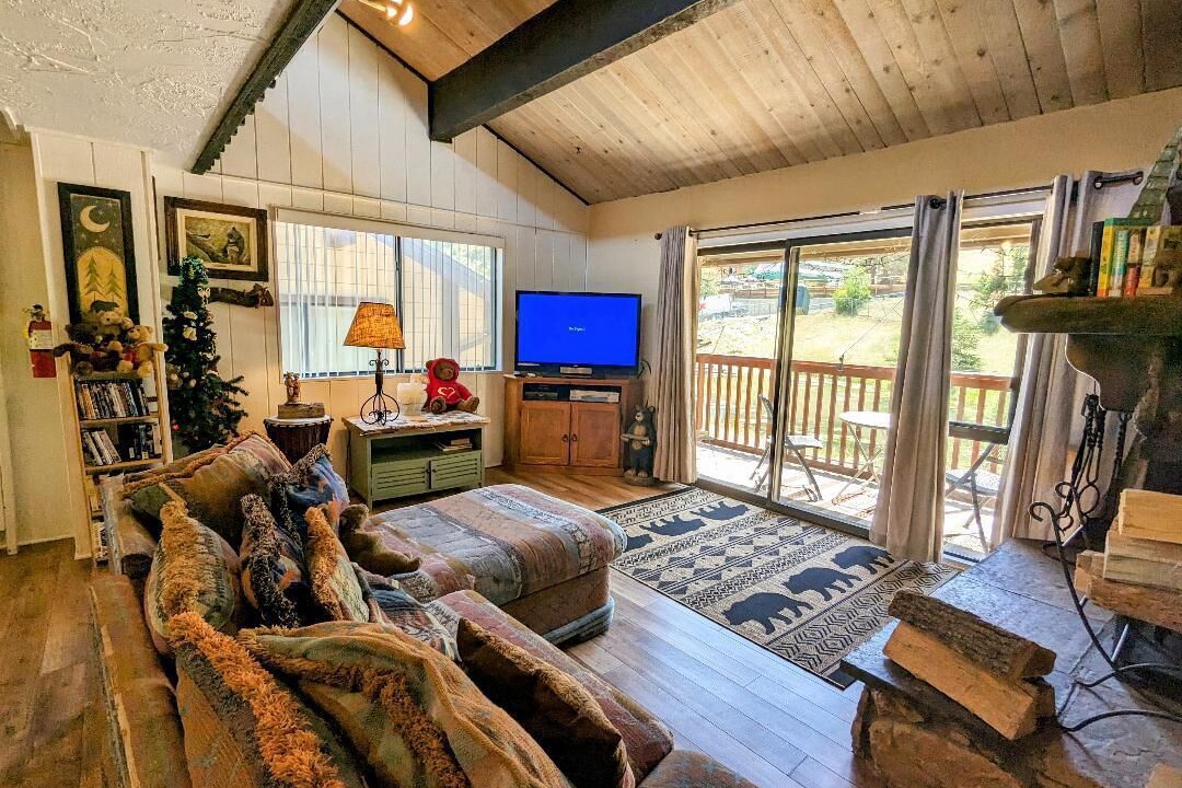 Photo of Livingroom in Big Bear Lake