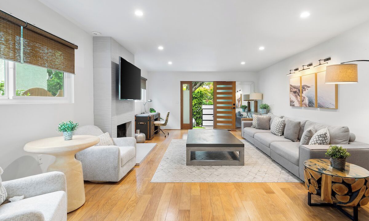 Photo of Livingroom in Sawtelle