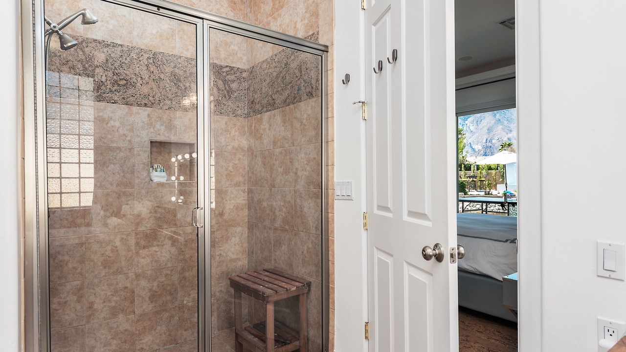 Photo of Bathroom in Racquet Club South