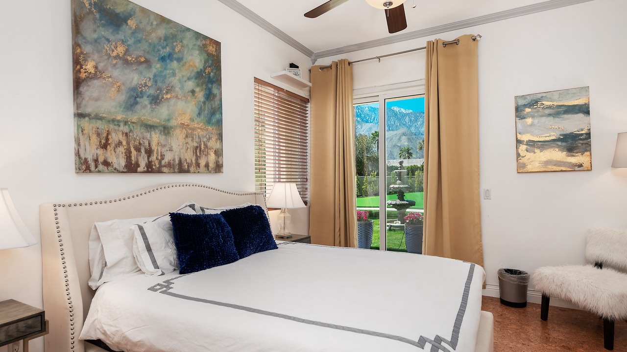 Photo of Bedroom in Racquet Club South
