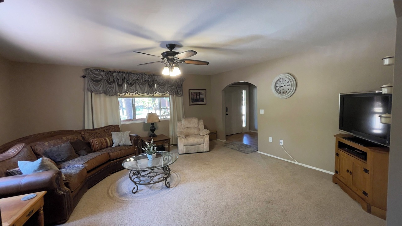 Photo of Livingroom in Strawberry