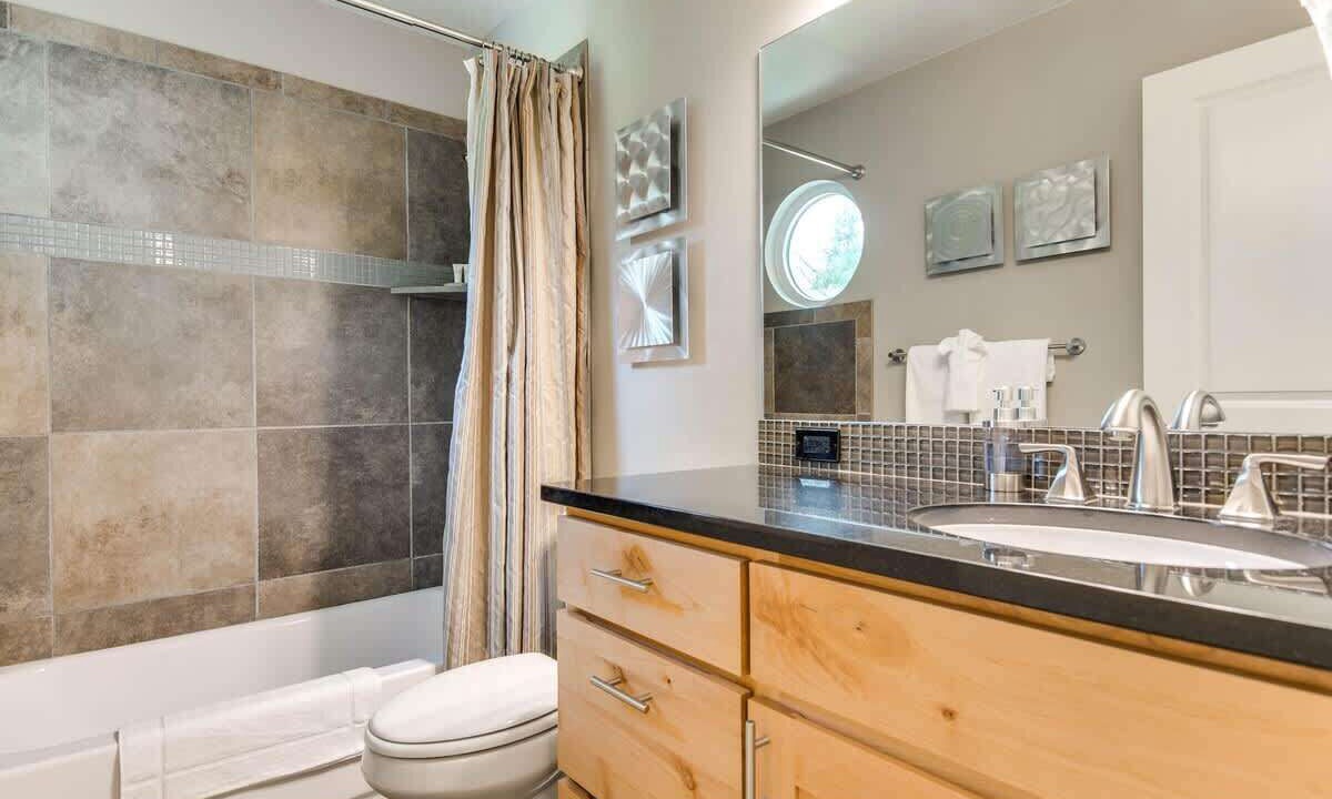 Photo of Bathroom in Cottonwood Heights