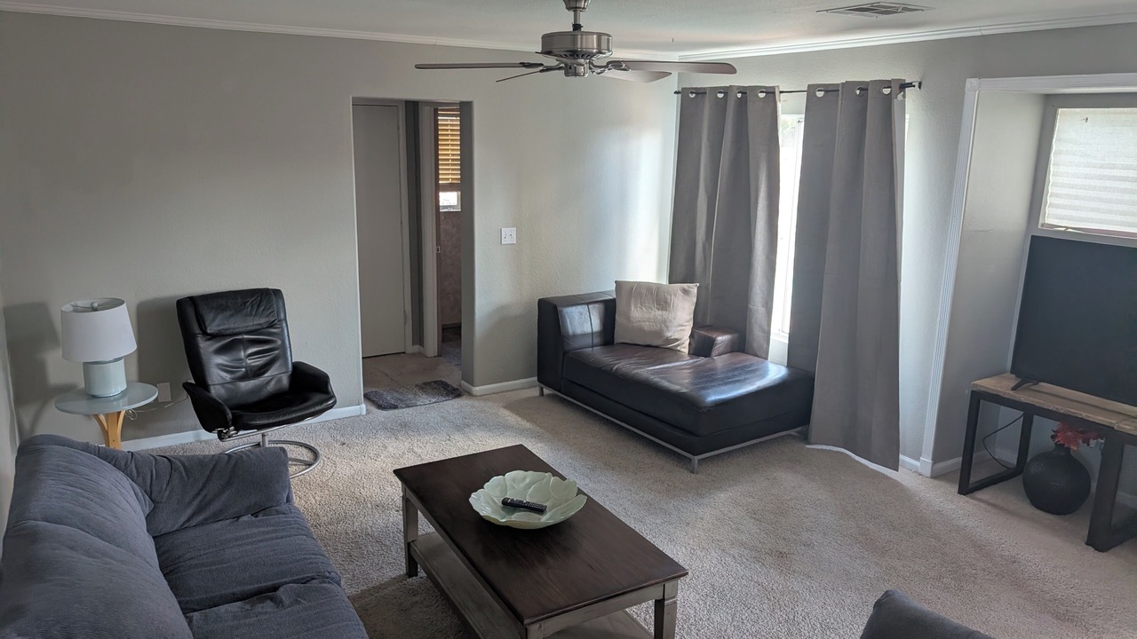 Photo of Livingroom in Silverado Ranch