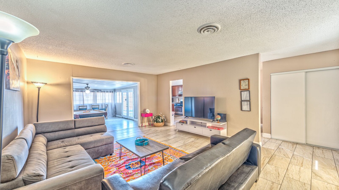 Photo of Livingroom in Rancho Oakey