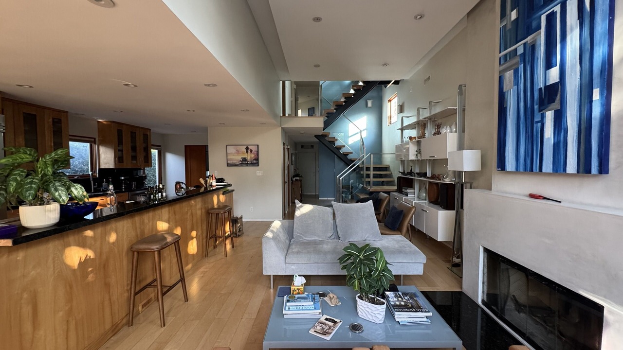 Photo of Livingroom in Venice Canals