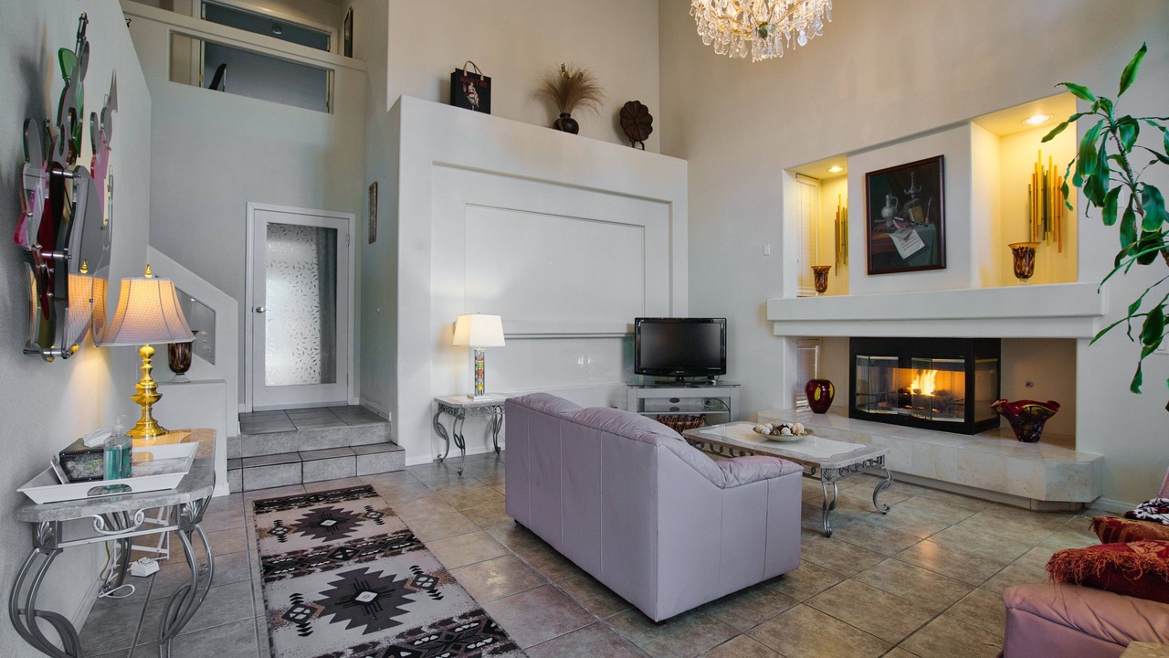 Photo of Livingroom in Enterprise