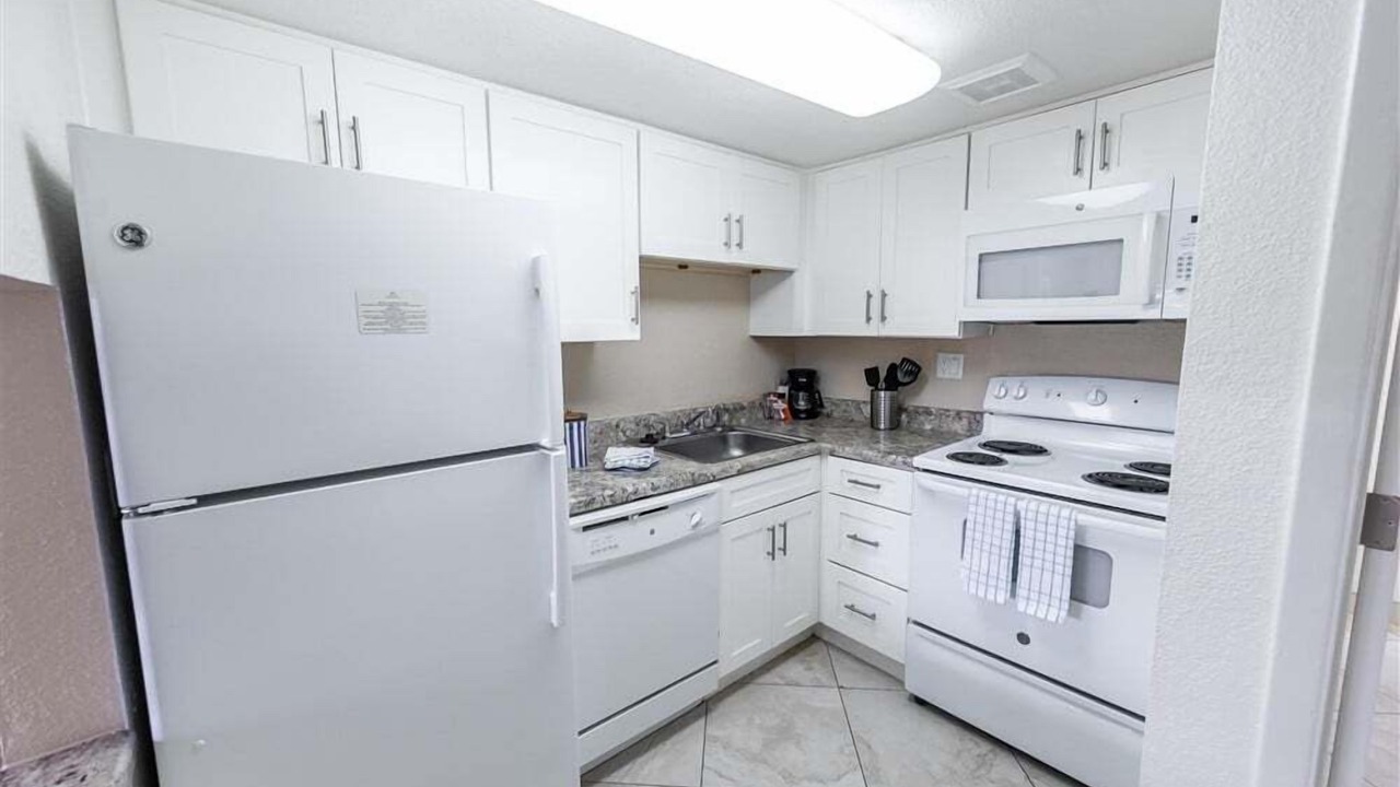 Photo of Kitchen in New Papago Parkway