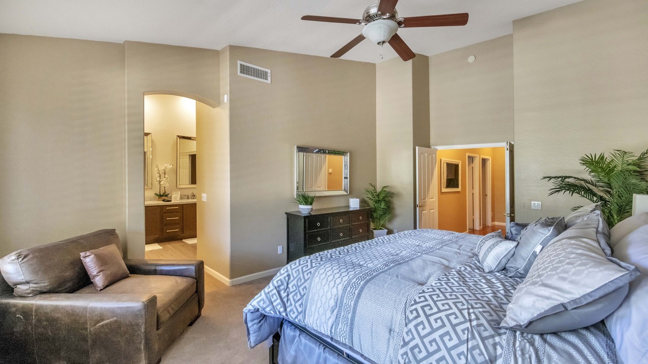 Photo of Bedroom in Paradise Valley Village