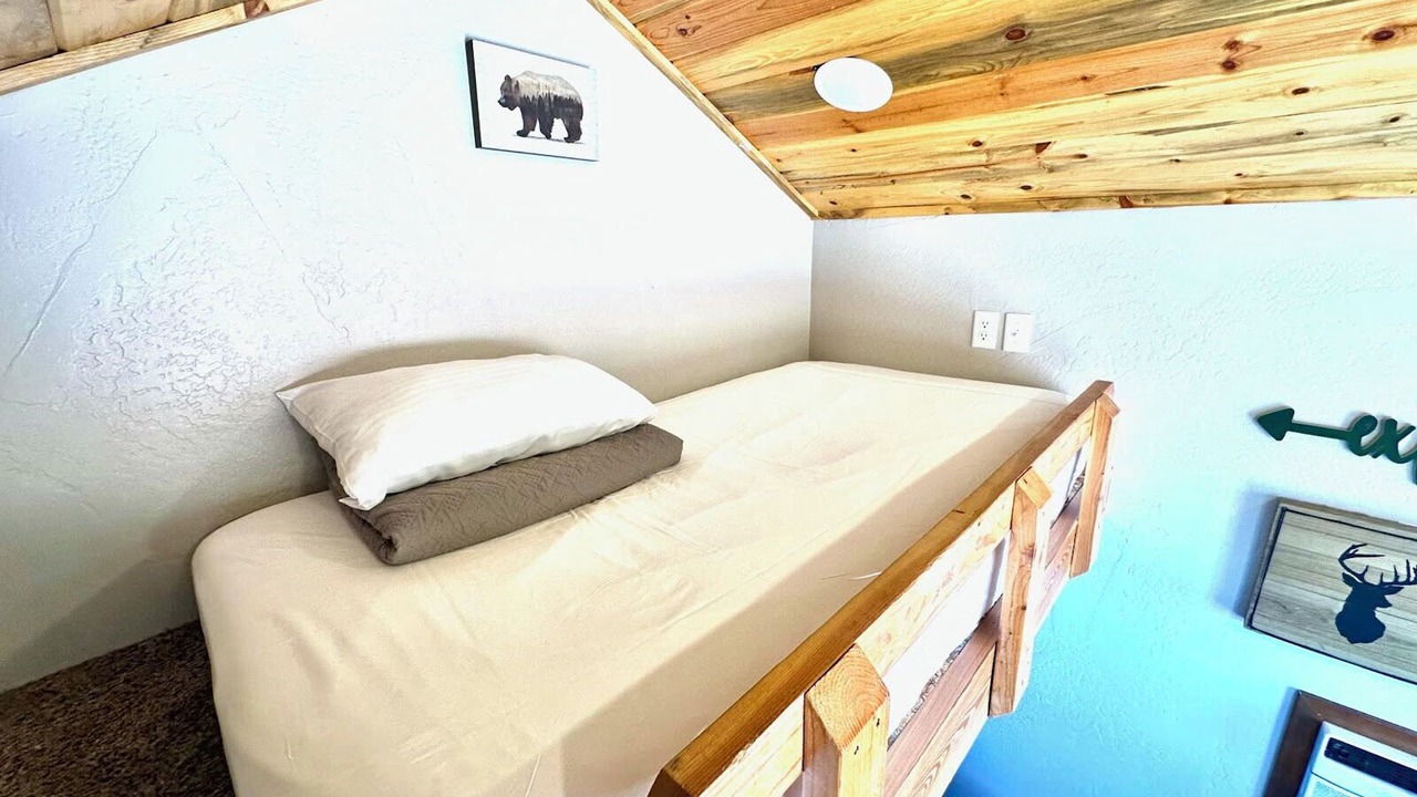 Photo of Bedroom in Apple Valley