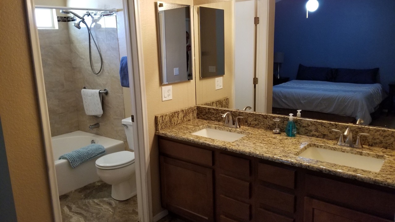 Photo of Bathroom in Canyon Shadows