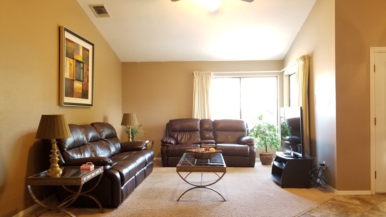 Photo of Livingroom in Canyon Shadows