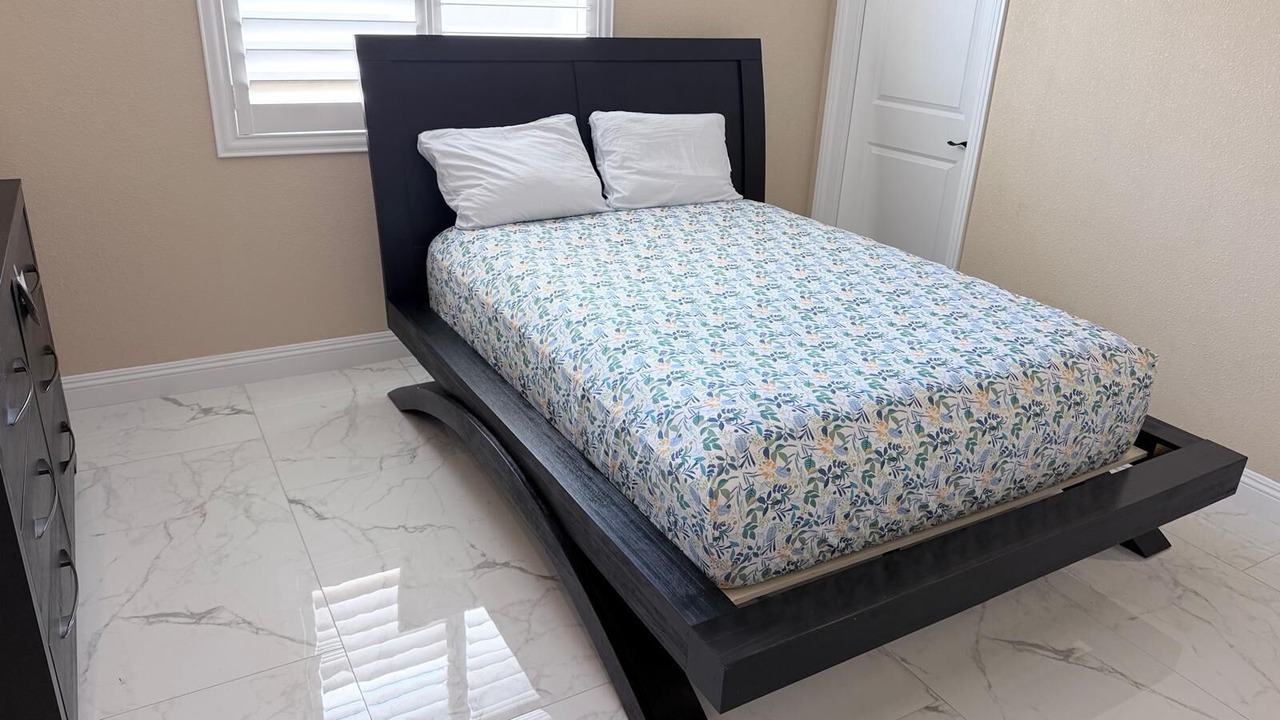 Photo of Bedroom in Enterprise