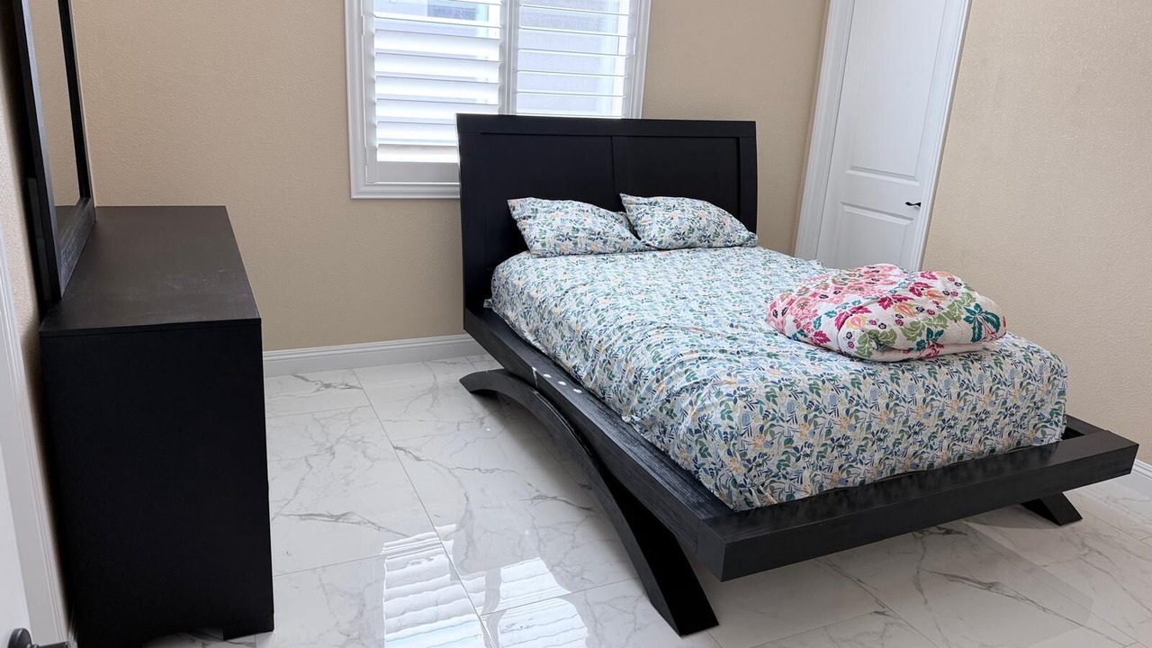 Photo of Bedroom in Enterprise
