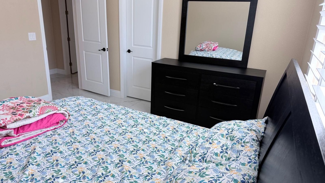 Photo of Bedroom in Enterprise