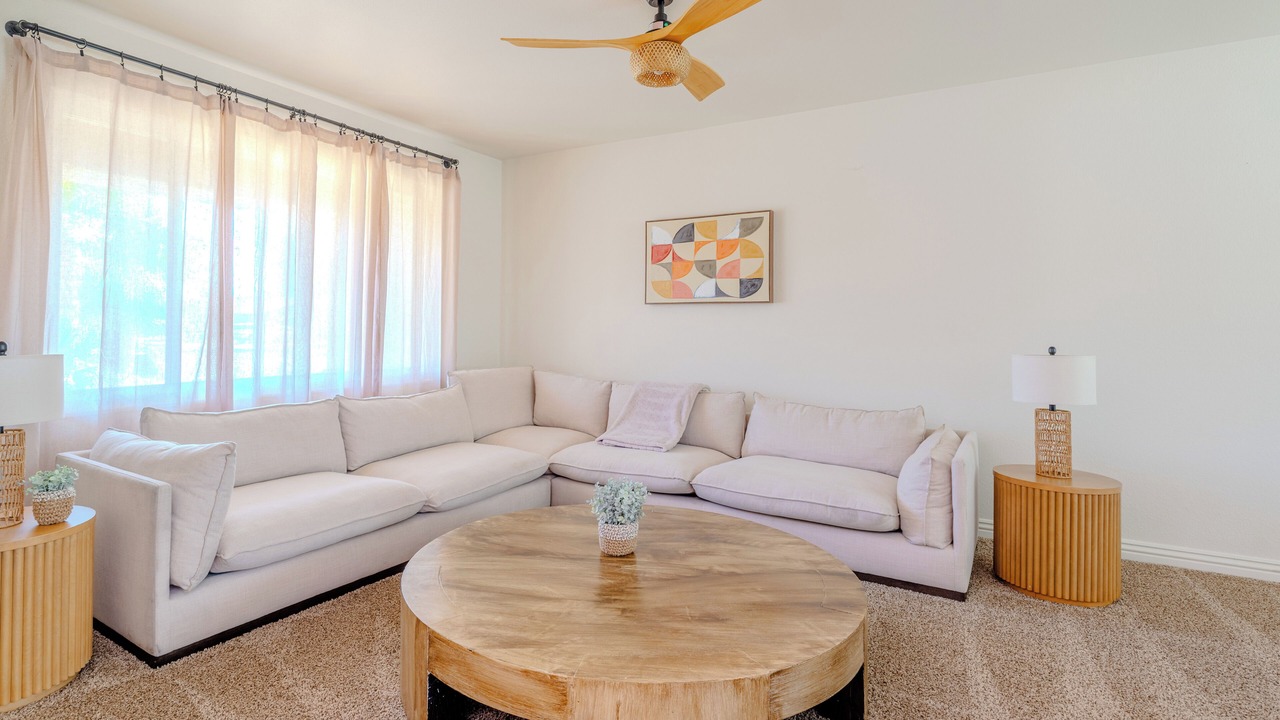 Photo of Livingroom in Green Valley North