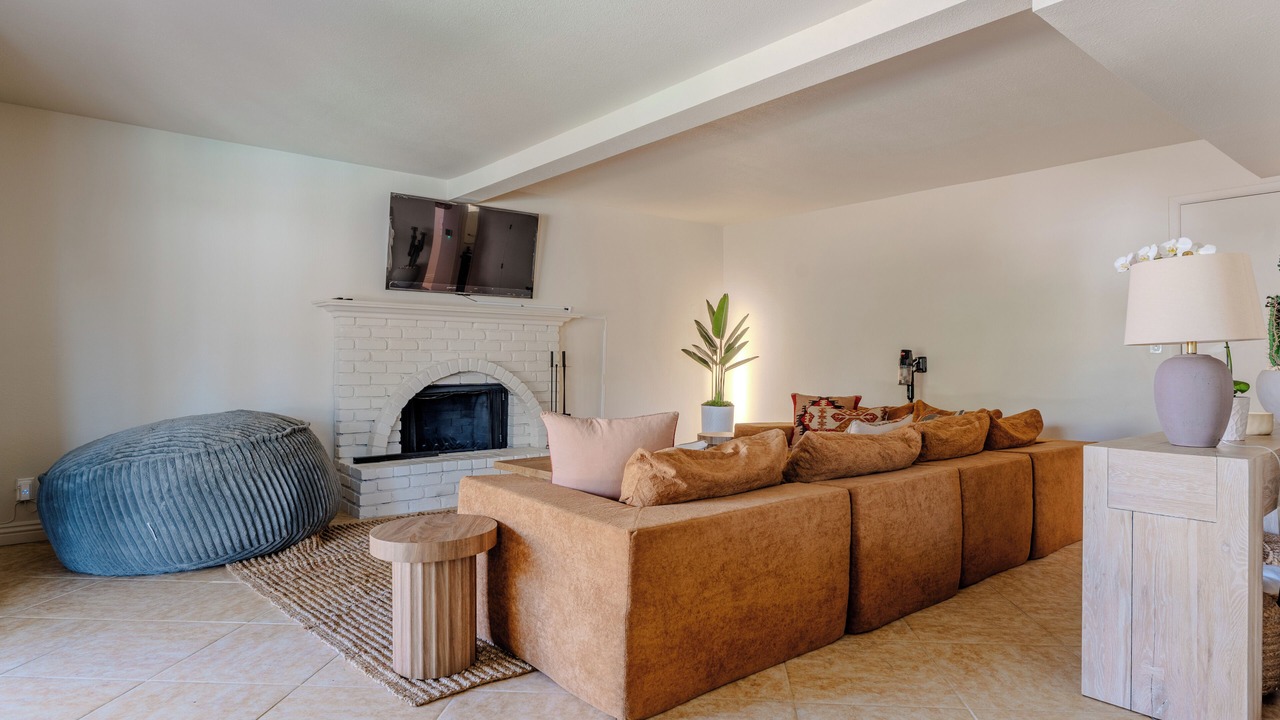Photo of Livingroom in Green Valley North