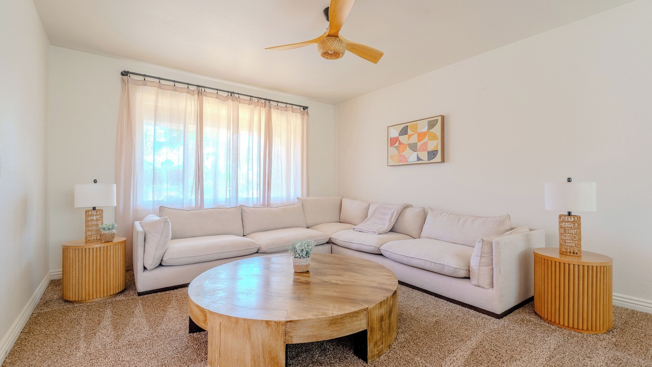 Photo of Livingroom in Green Valley North