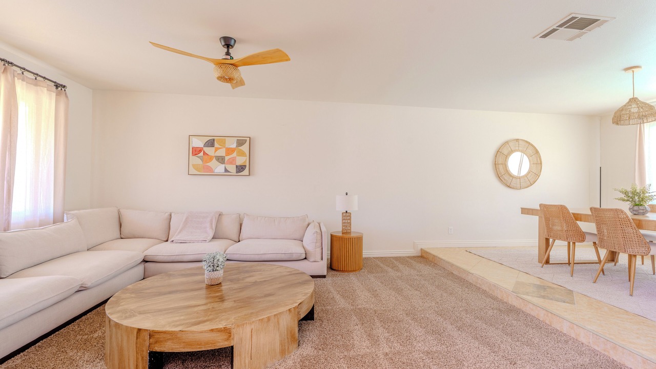 Photo of Livingroom in Green Valley North