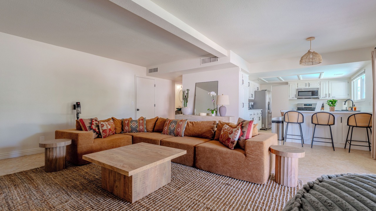 Photo of Livingroom in Green Valley North