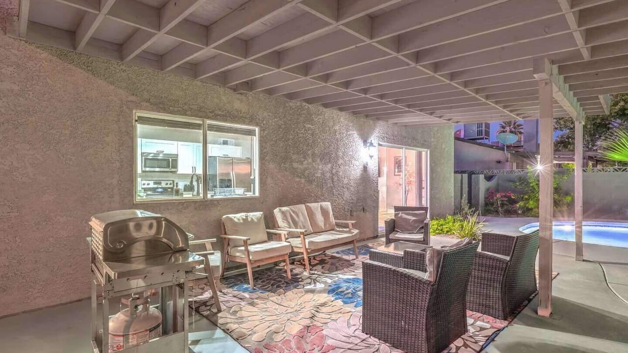 Photo of Patio Balcony in Chinatown