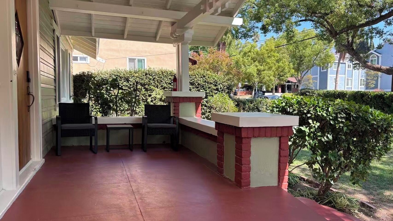 Photo of Patio Balcony in Mid Central