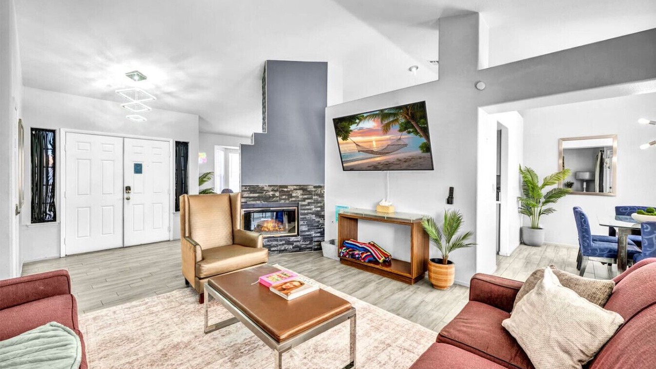Photo of Livingroom in Green Valley North