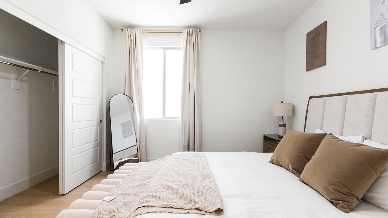 Photo of Bedroom in Enterprise