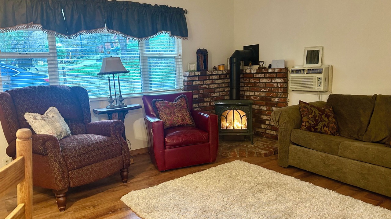 Photo of Livingroom in California Hot Springs