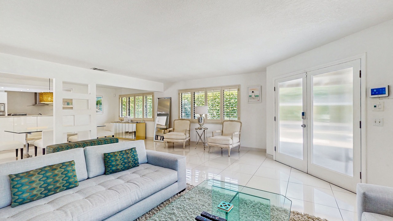 Photo of Livingroom in Deep Well Ranch