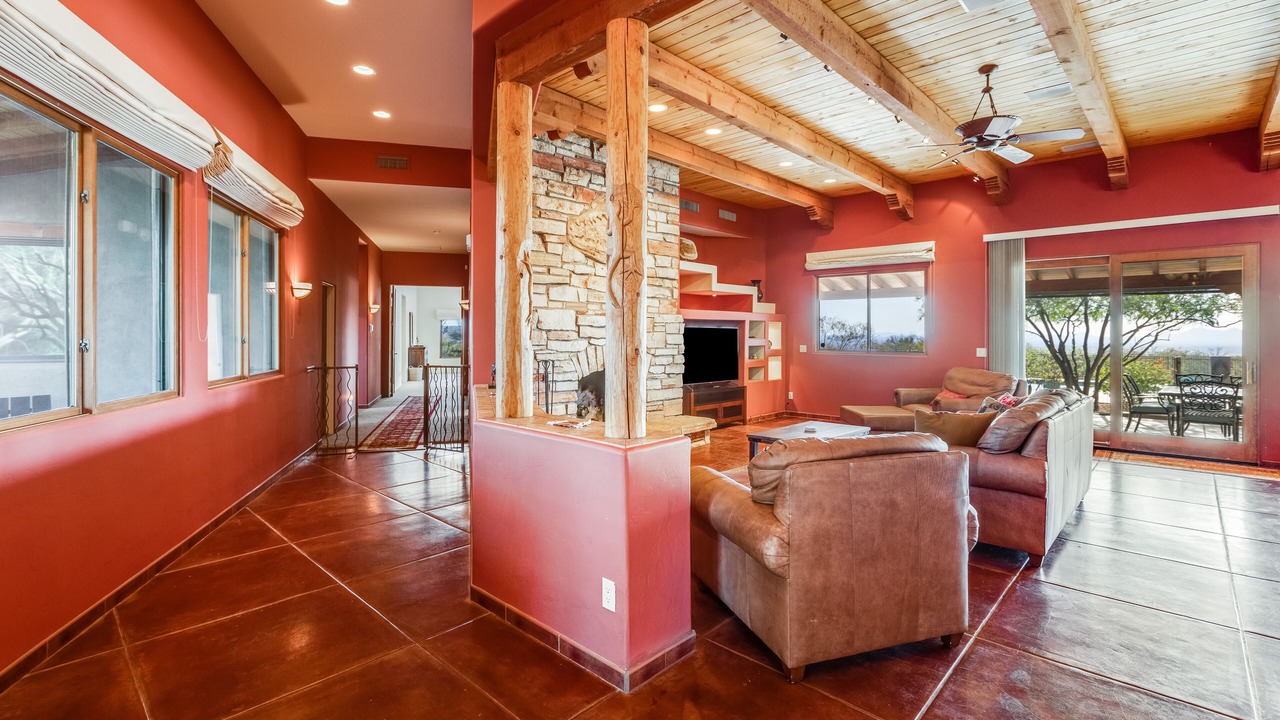 Photo of Livingroom in Dove Mountain