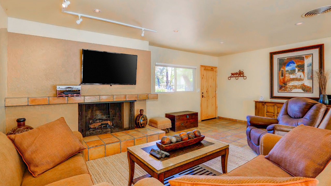Photo of Livingroom in Tahquitz River Estates
