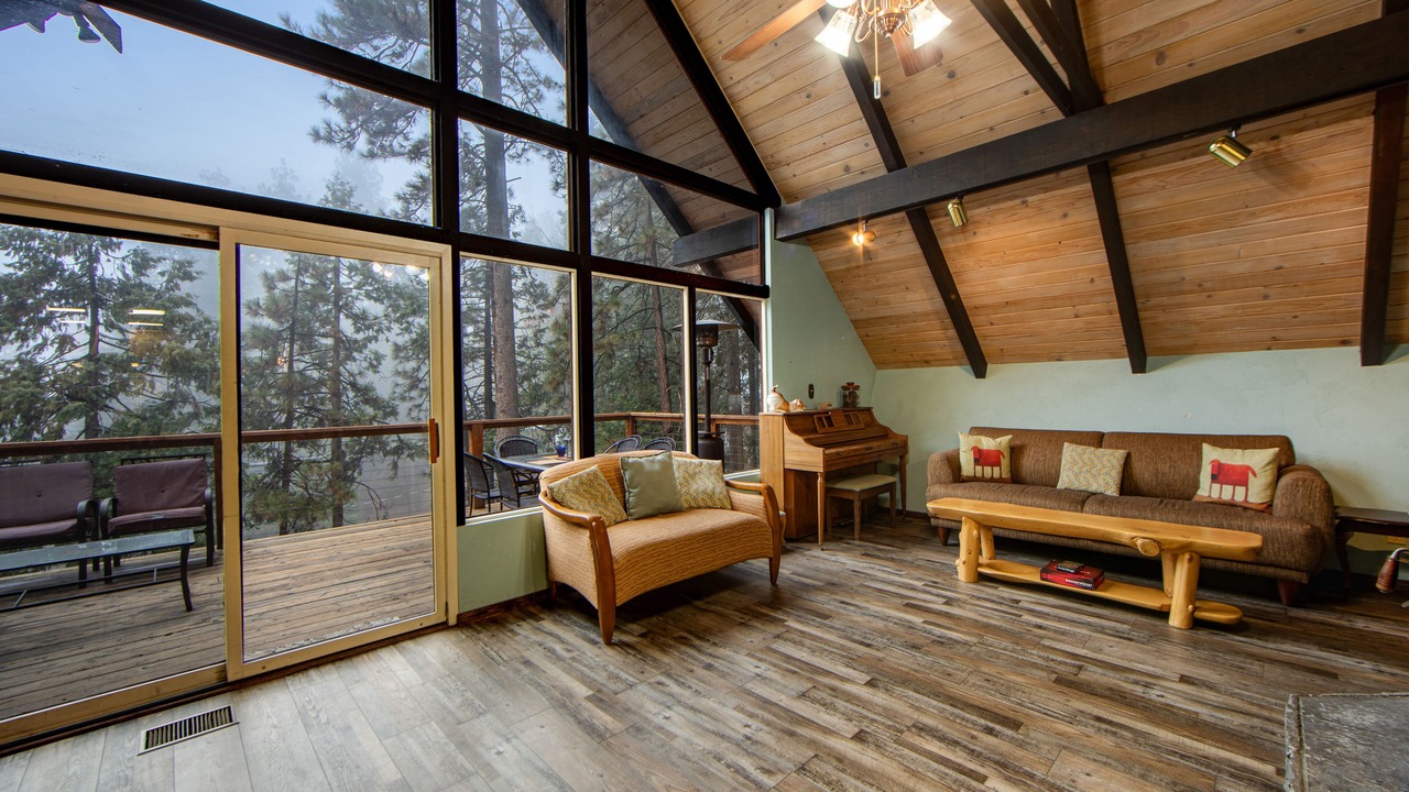 Photo of Livingroom in Pine Cove