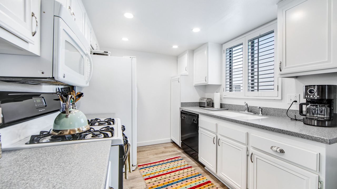 Photo of Kitchen in Canyon Corridor