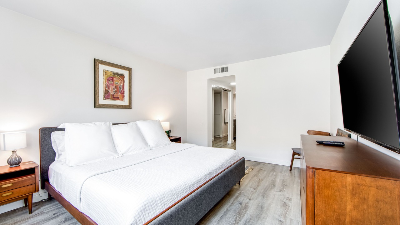 Photo of Bedroom in Canyon Corridor